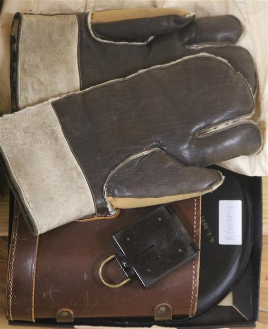 WW11 military accessories: A pair of Arctic Army gloves, a pair of 7450 binoculars, a Uy Star finder and identify and ark mag